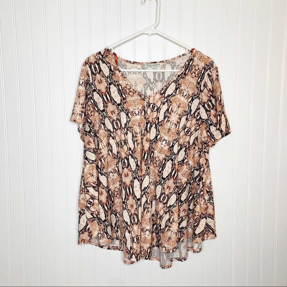 Green Envelope Pink Snake Print Top Size 1x